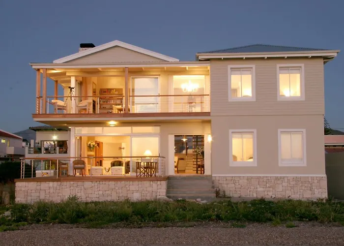 138 Marine Beachfront Guesthouse