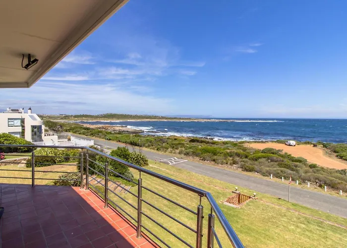 Sandbaai Country House