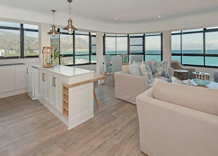 The Sun, Whales & Waves - Seafront Apartment